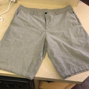 Men’s Lululemon short Large 34” x 11” inseam gray